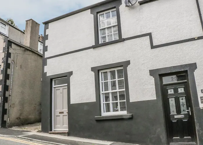 22 Uppergate Street